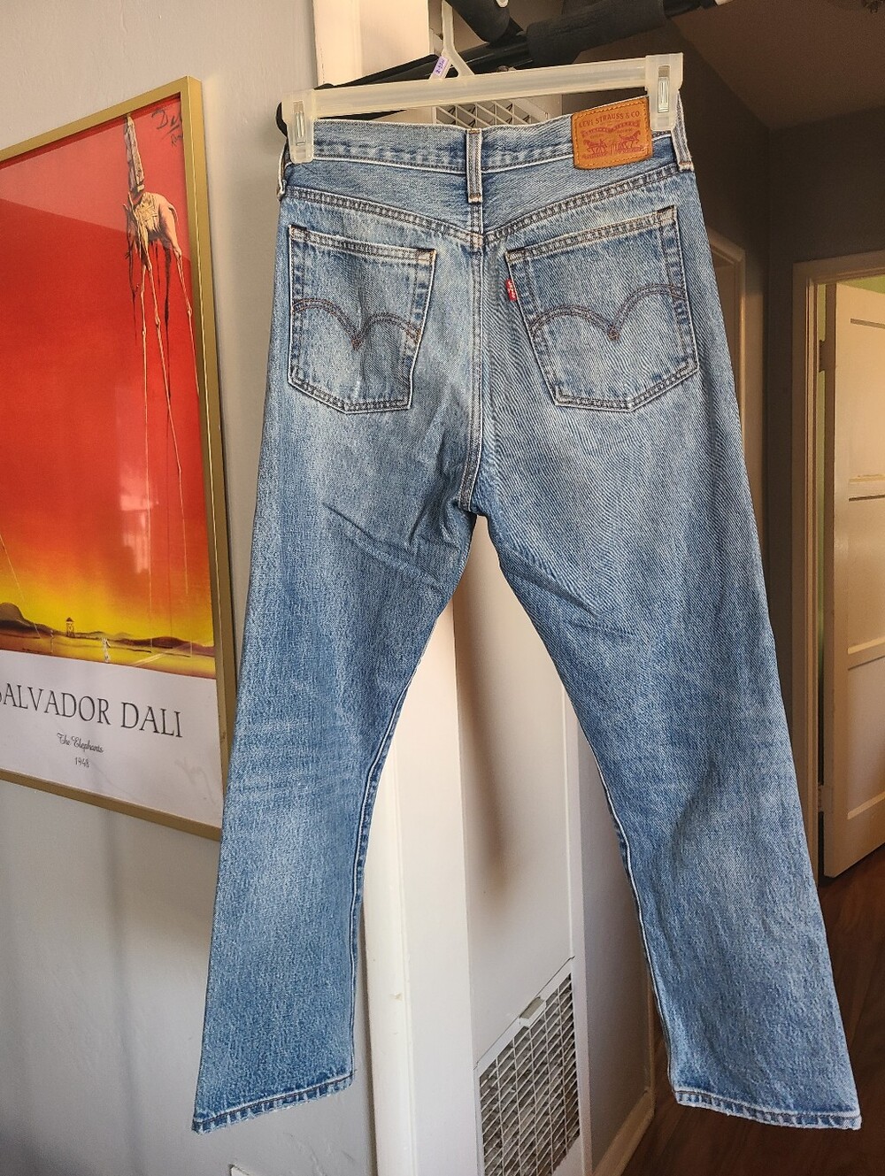 Levi's Classic Light Wash Denim Jeans - Picture 6 of 6